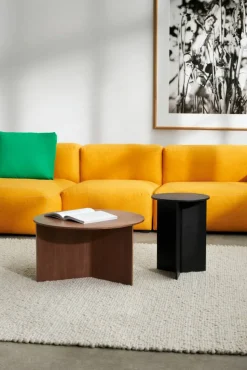Slit soffbord Ø65 cm Lacquered walnut