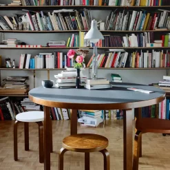 Stool E60 pall 4 st ben Naturlackerad björk-Svart lack