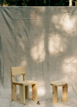 001 Stool pall Matt oljevaxad furu Ø40x44 cm