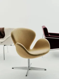 Svanen 3320 fåtölj Acca Camel (gul)-borstad aluminium