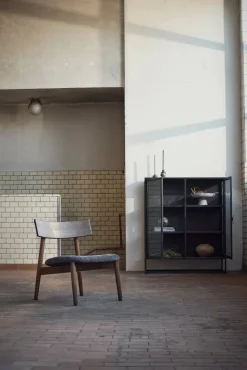 Tetra lounge chair Granitfärgat tyg-mörkoljad ek