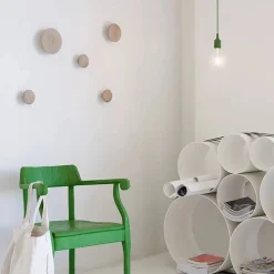 The Dots klädkrok ek Ø6 5 cm