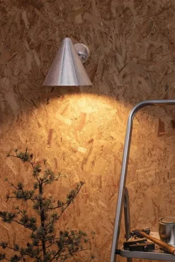 Tratten vägglampa Varmförzinkat stål