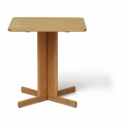 Trefoil matbord 68x68 cm Ek