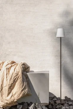 Tyra floor portable golvlampa Ø14 cm Coffee