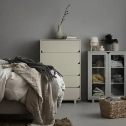Vidja byrå 5 lådor Sand