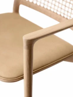 Vipp488 Cabin Lounge Chair Light oak-sand leather