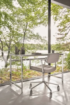 Vipp453+ Swivel kontorsstol med hjul Pol. aluminium-dark sand