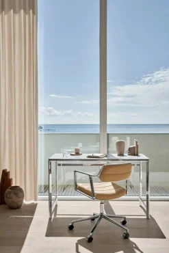 Vipp453+ Swivel kontorsstol med hjul Pol. aluminium-camel leather