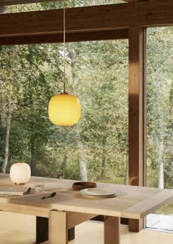 VL45 Radiohus portabel lampa Ø17 5 cm Brass-pale rose glass