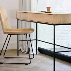 Whitebird skrivbord 77x127 cm Ek 2 dörrar