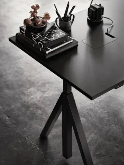 Works höj- och sänkbart skrivbord svart 90x180 cm